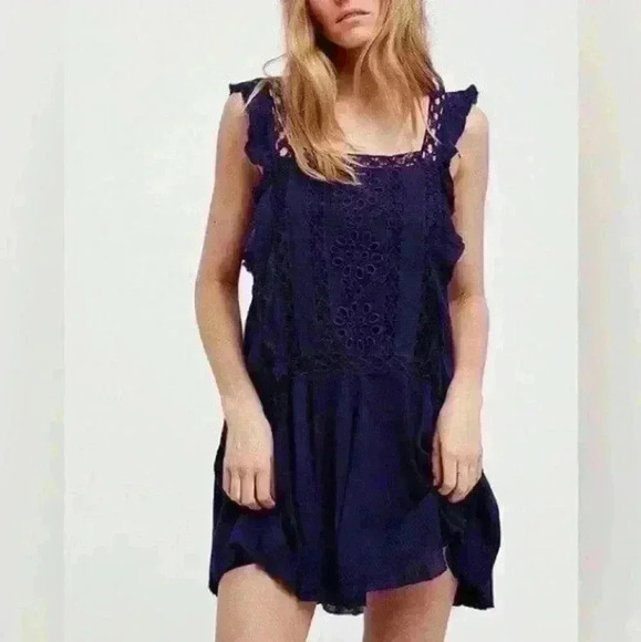 FREE PEOPLE Priscilla Raw Hem Dress Tunic Sleeveless Eyelet Accents Navy Blue - Picture 1 of 10